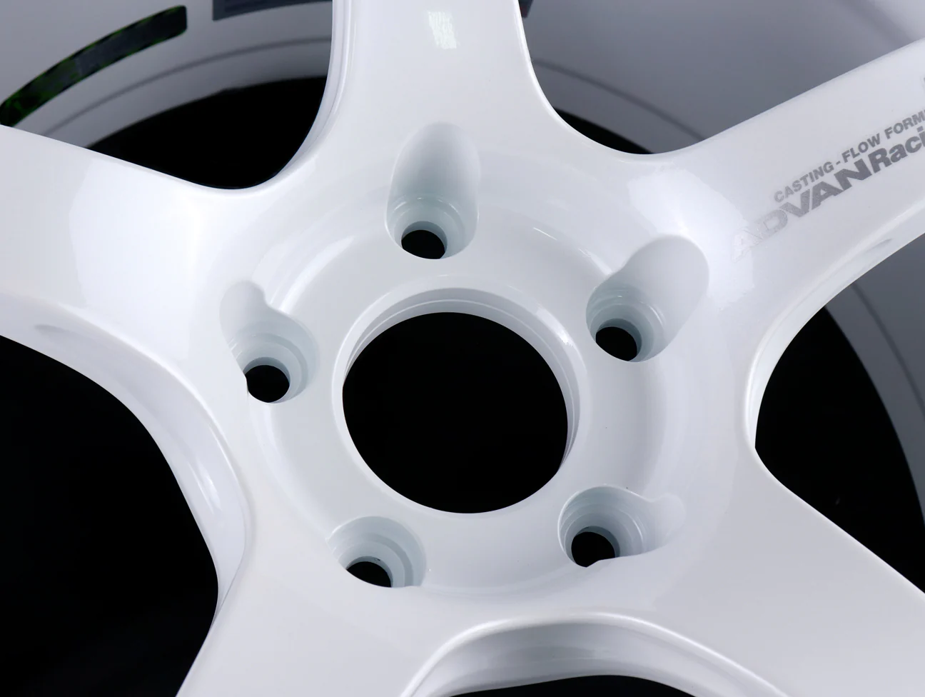 Advan Racing TC4 Wheels - White / 18x9.5 / 5x120 / +38 - Image 4