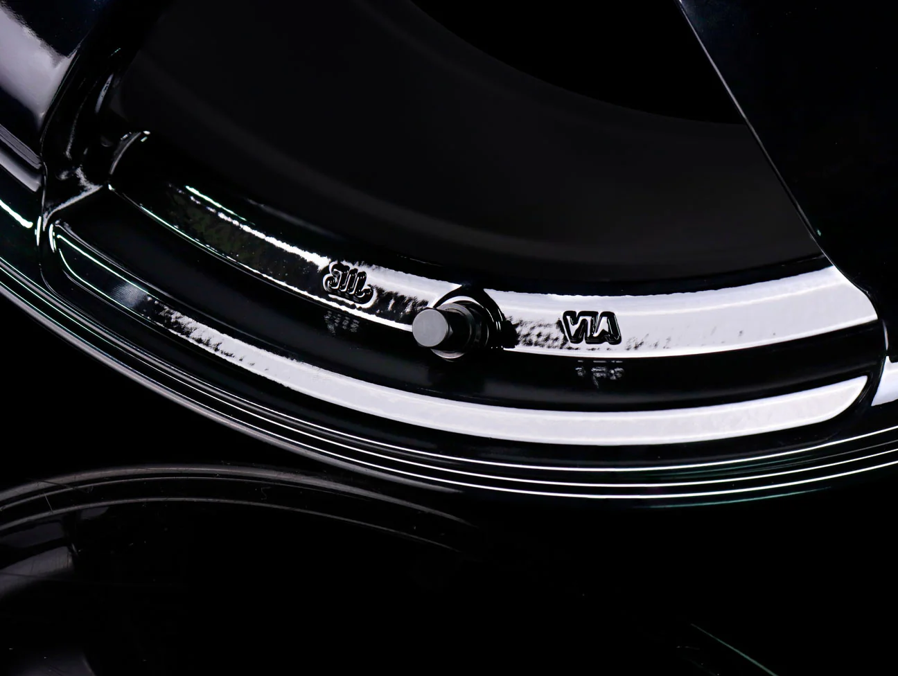 Advan Racing TC4 Wheels - Gloss Black / 18x9.5 / 5x114 / +35 - Image 3