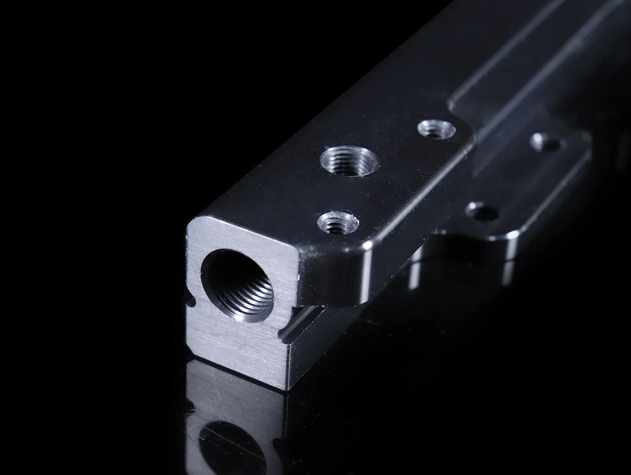 AEM High Volume Fuel Rail - F/H-series - Image 4