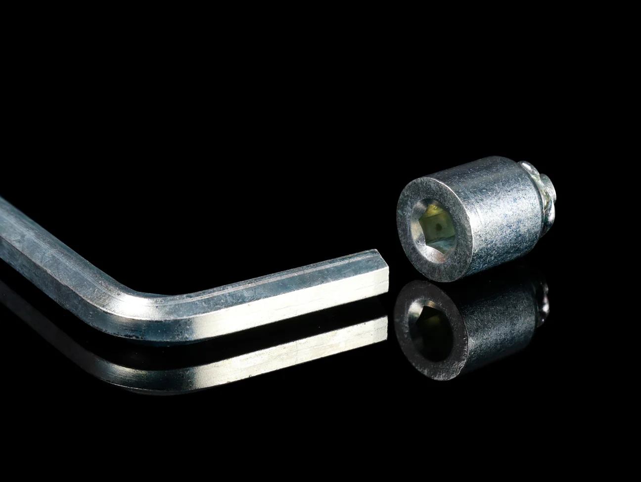 Honda License Plate Security Bolt Set with Logo Sticker - Image 7