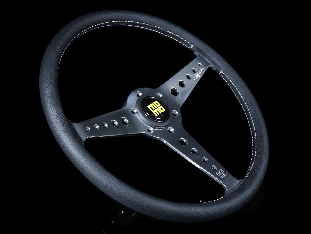 Momo California 360mm Steering Wheel - Image 2