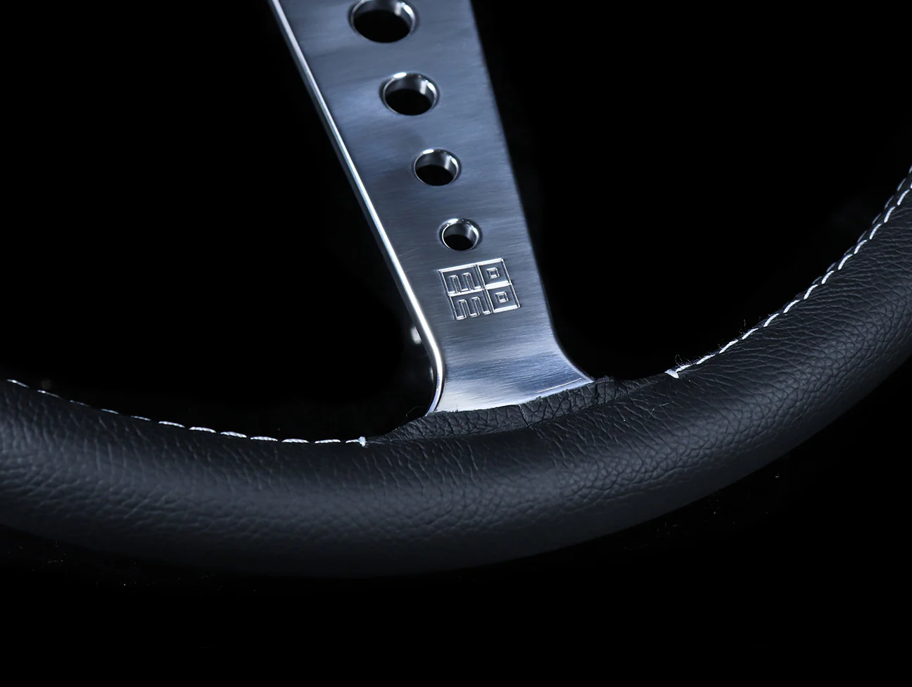 Momo California 360mm Steering Wheel - Image 5