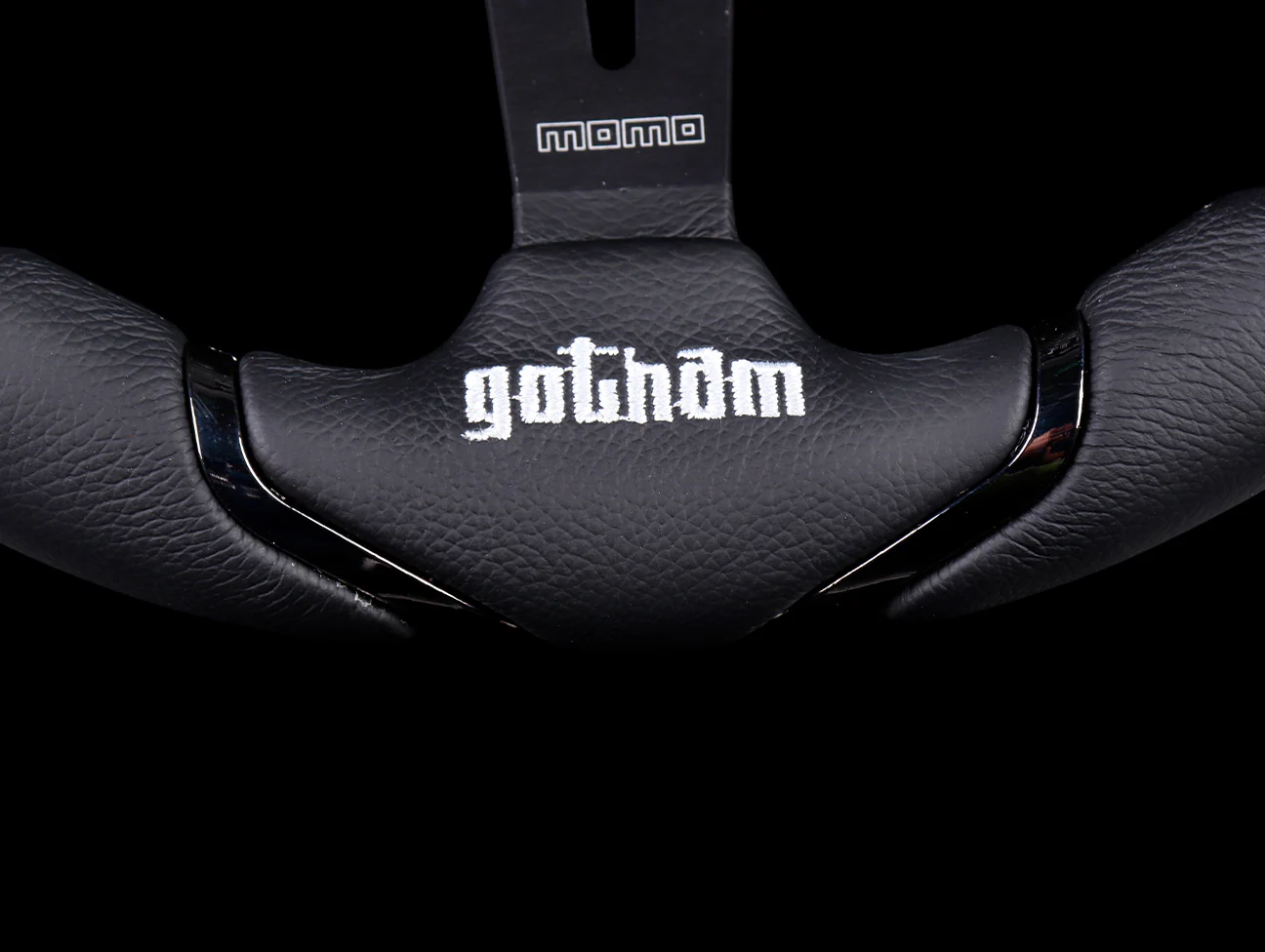 Momo Gotham 350mm Steering Wheel - Image 4