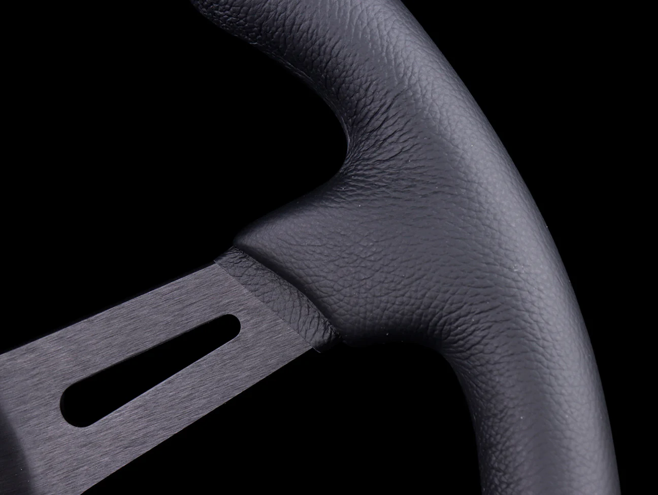 Momo Gotham 350mm Steering Wheel - Image 5