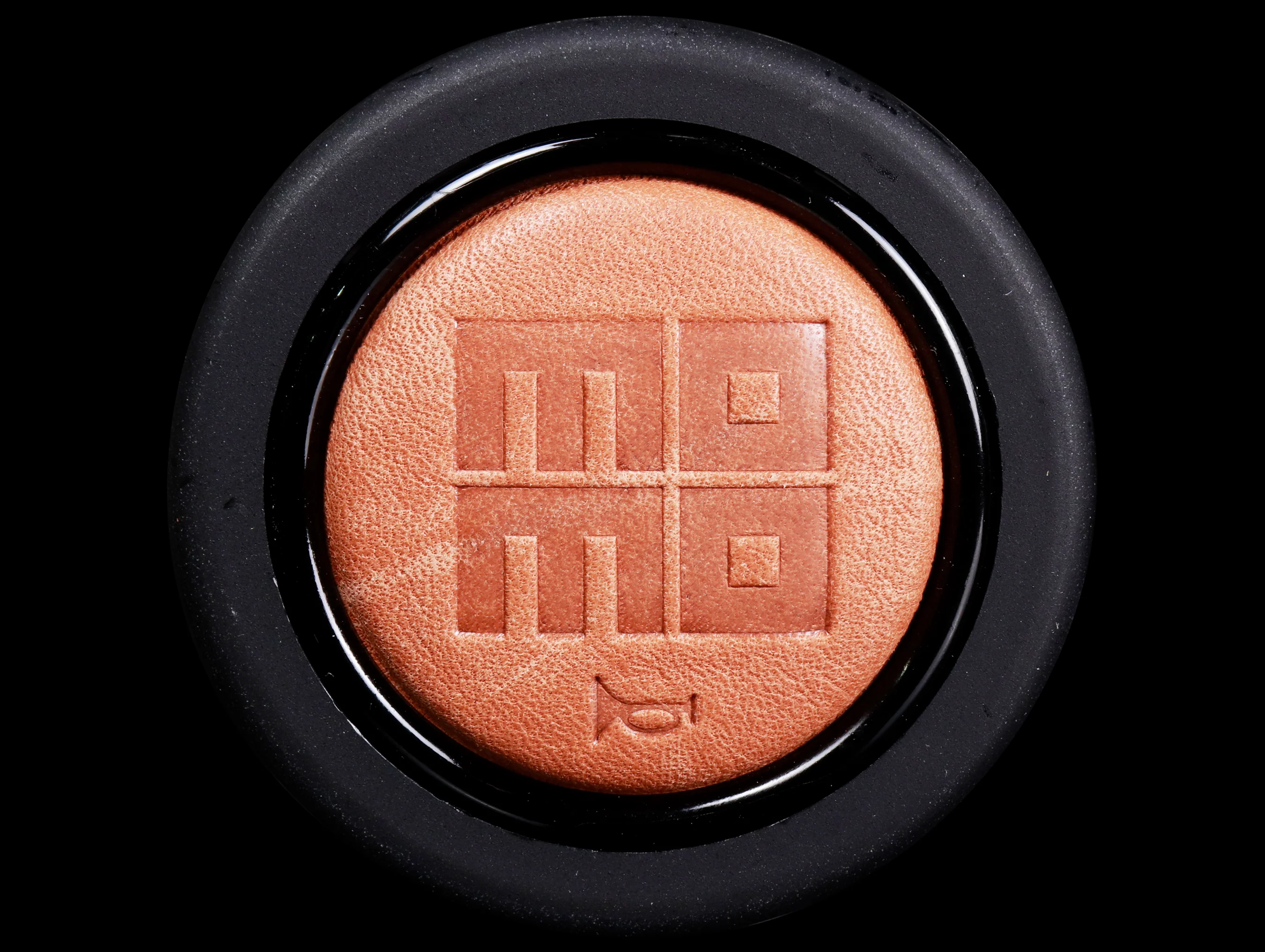 Momo Heritage Horn Button