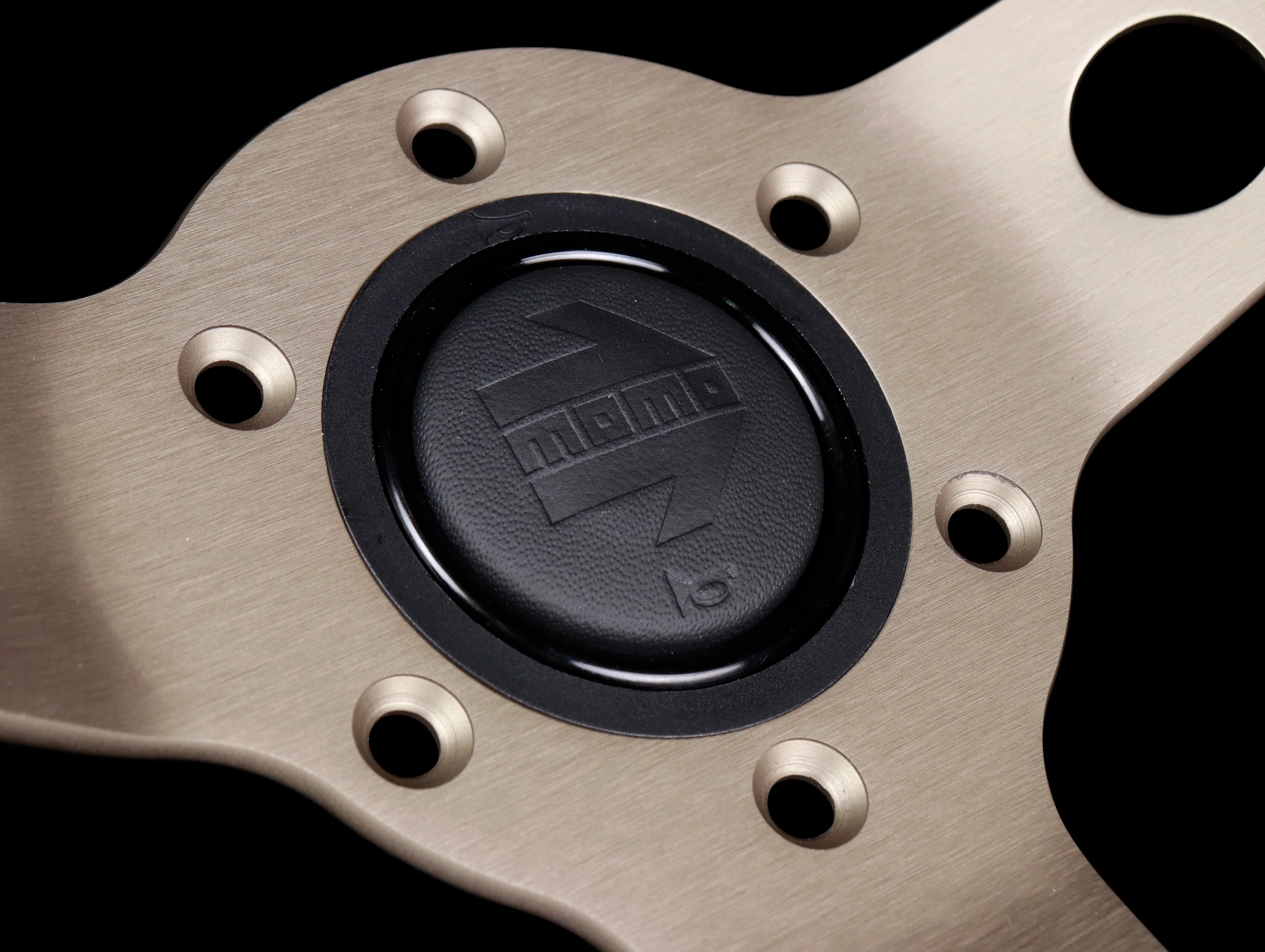 Momo Heritage Horn Button - Image 8