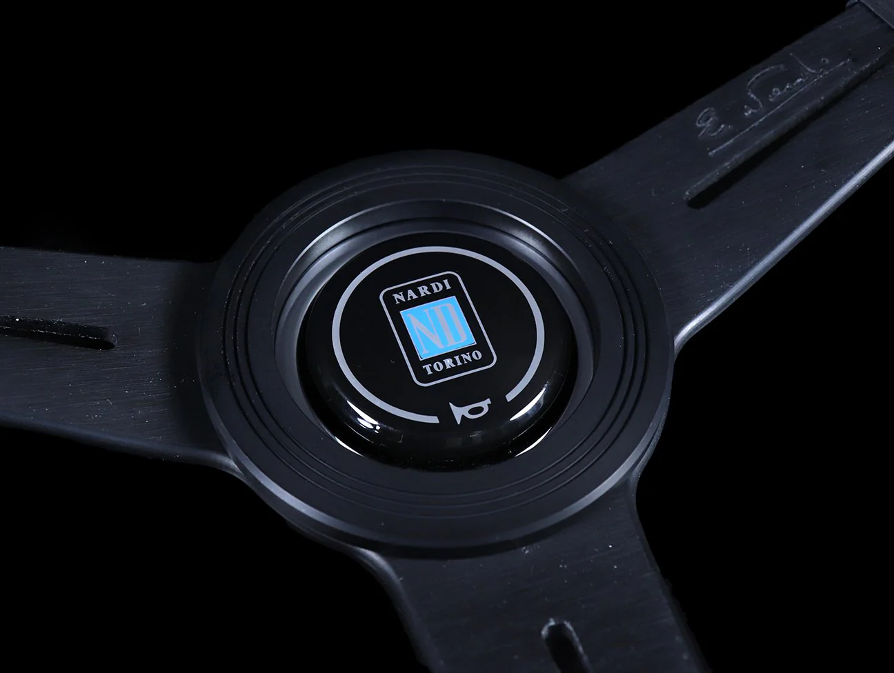 Nardi Classic 340mm Steering Wheel - Black Leather / Grey Stitch - Image 3