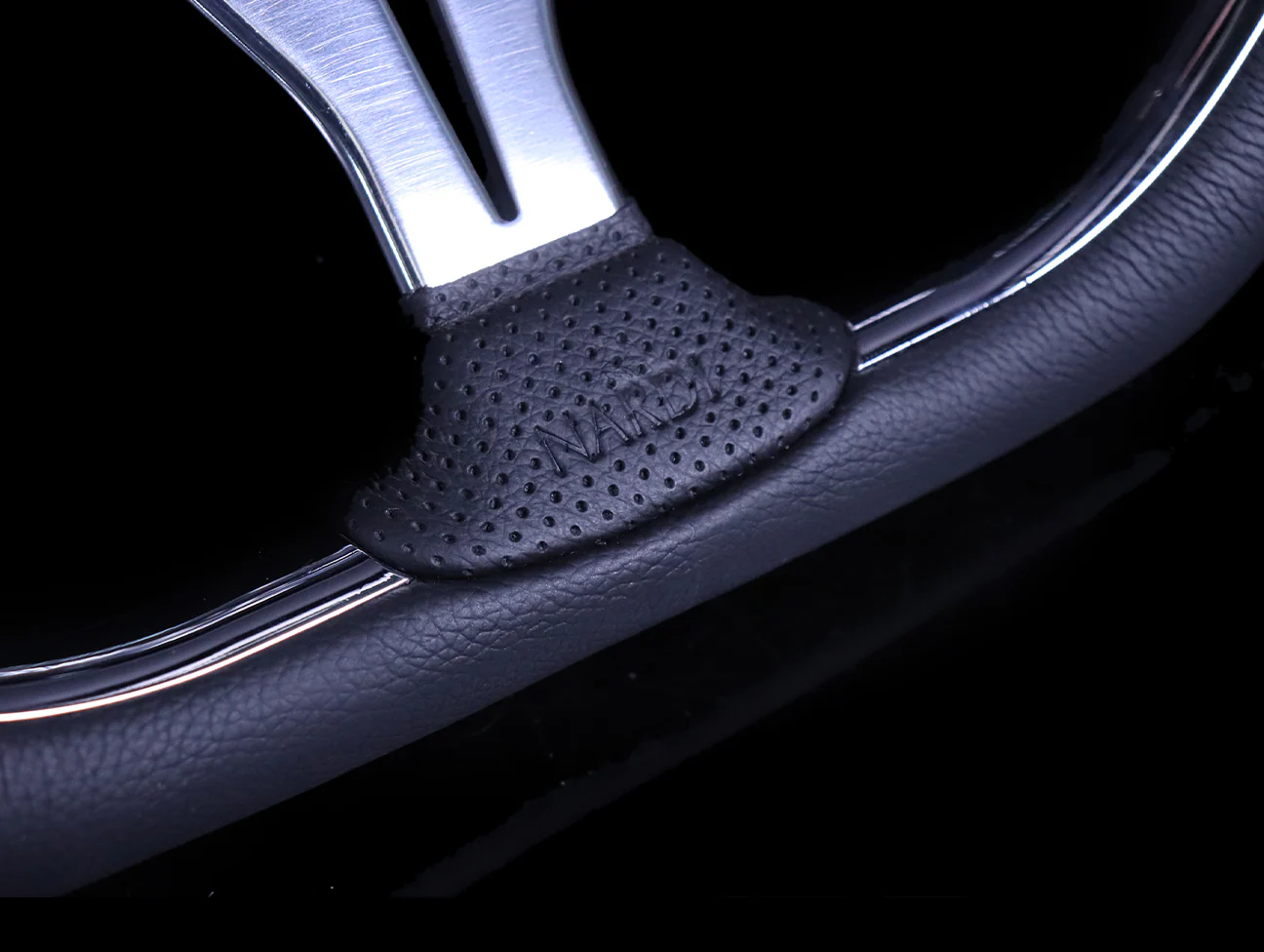 Nardi Kallista Metal 350mm Steering Wheel - Black Combo Leather / Polished Spokes - Image 5