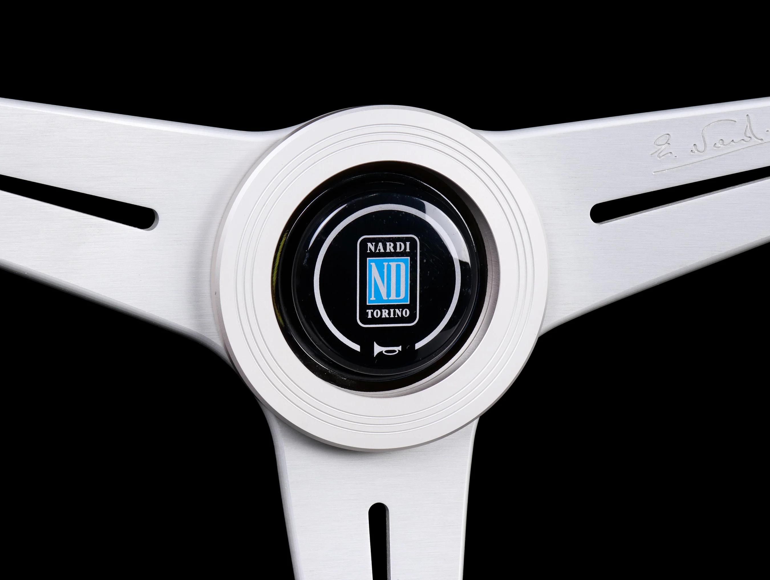Nardi ND Classic 390mm Black Leather Steering Wheel w/ Silver Spokes - Image 3