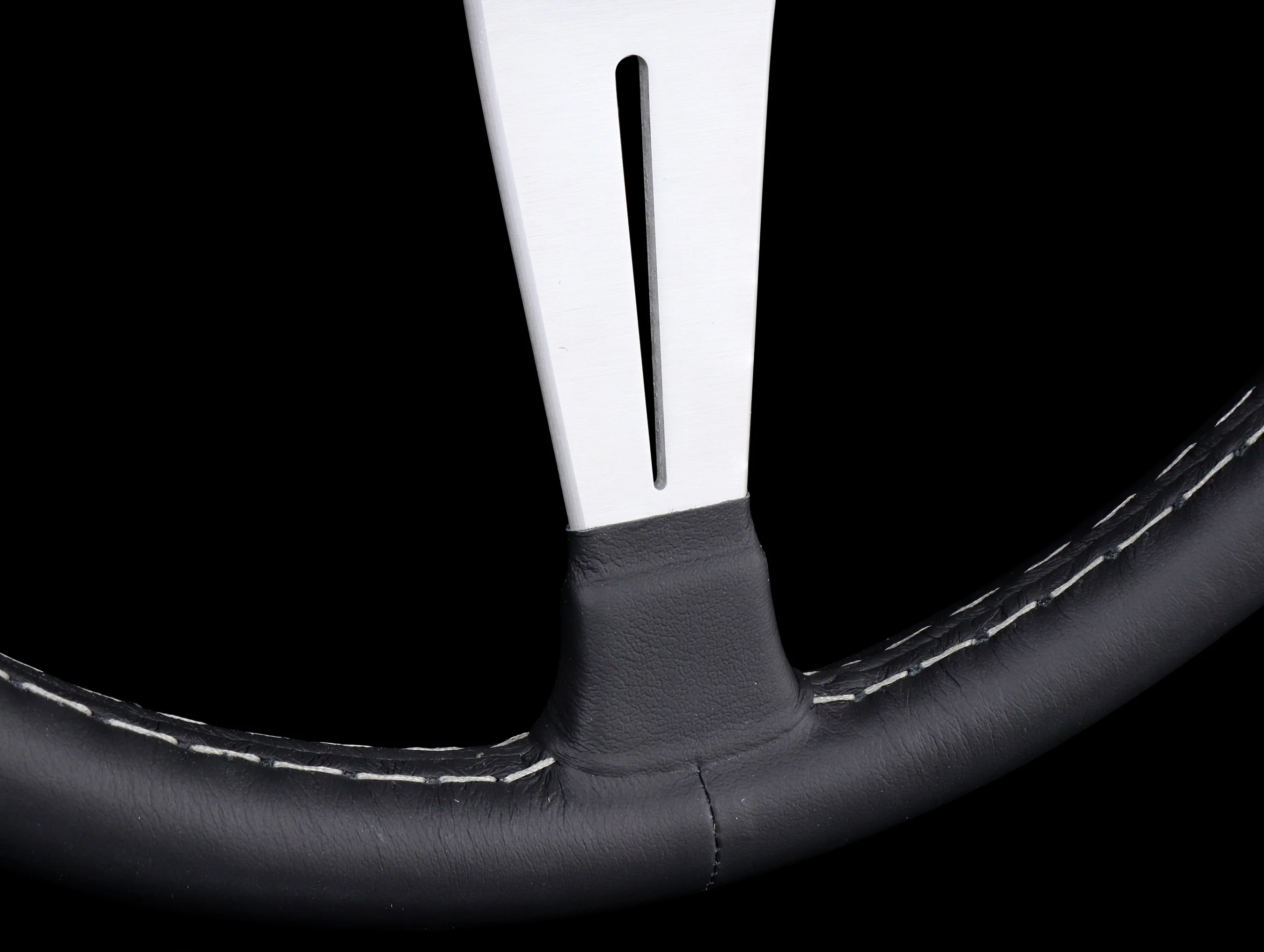 Nardi ND Classic 390mm Black Leather Steering Wheel w/ Silver Spokes - Image 6