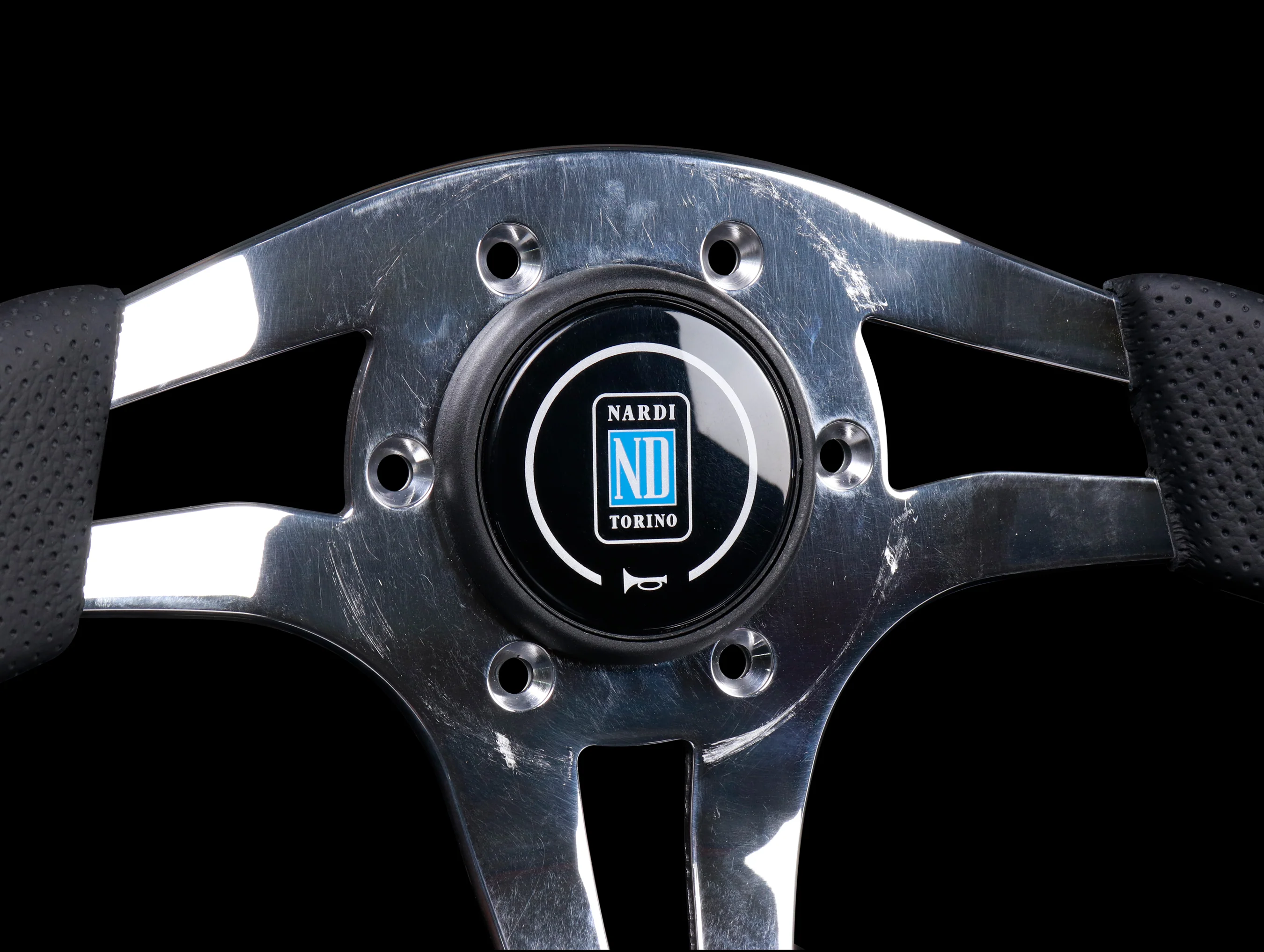 Nardi ND4 Metal 350mm Black Leather Wheel w/Polished Spokes (Open Box) - Image 4