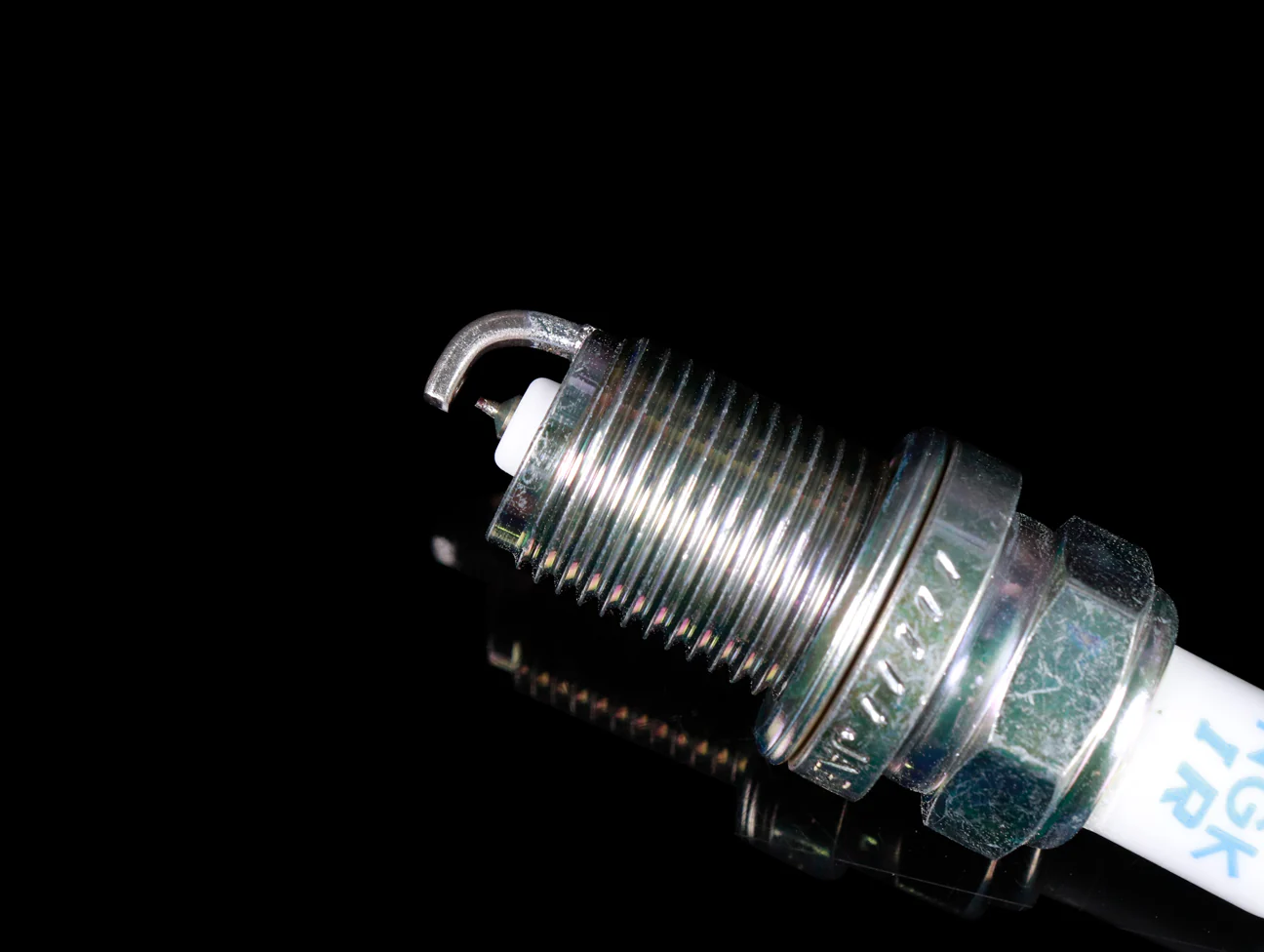 NGK Laser Iridium Spark Plug Set - B-series - Image 5