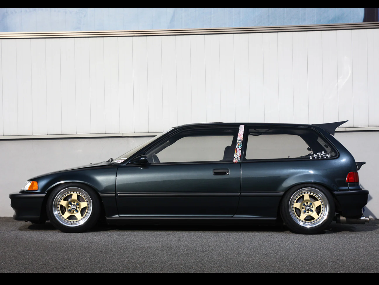 Osaka JDM Rear Carbon Fiber "Devil Wing" - 88-91 Civic Hatchback - Image 4