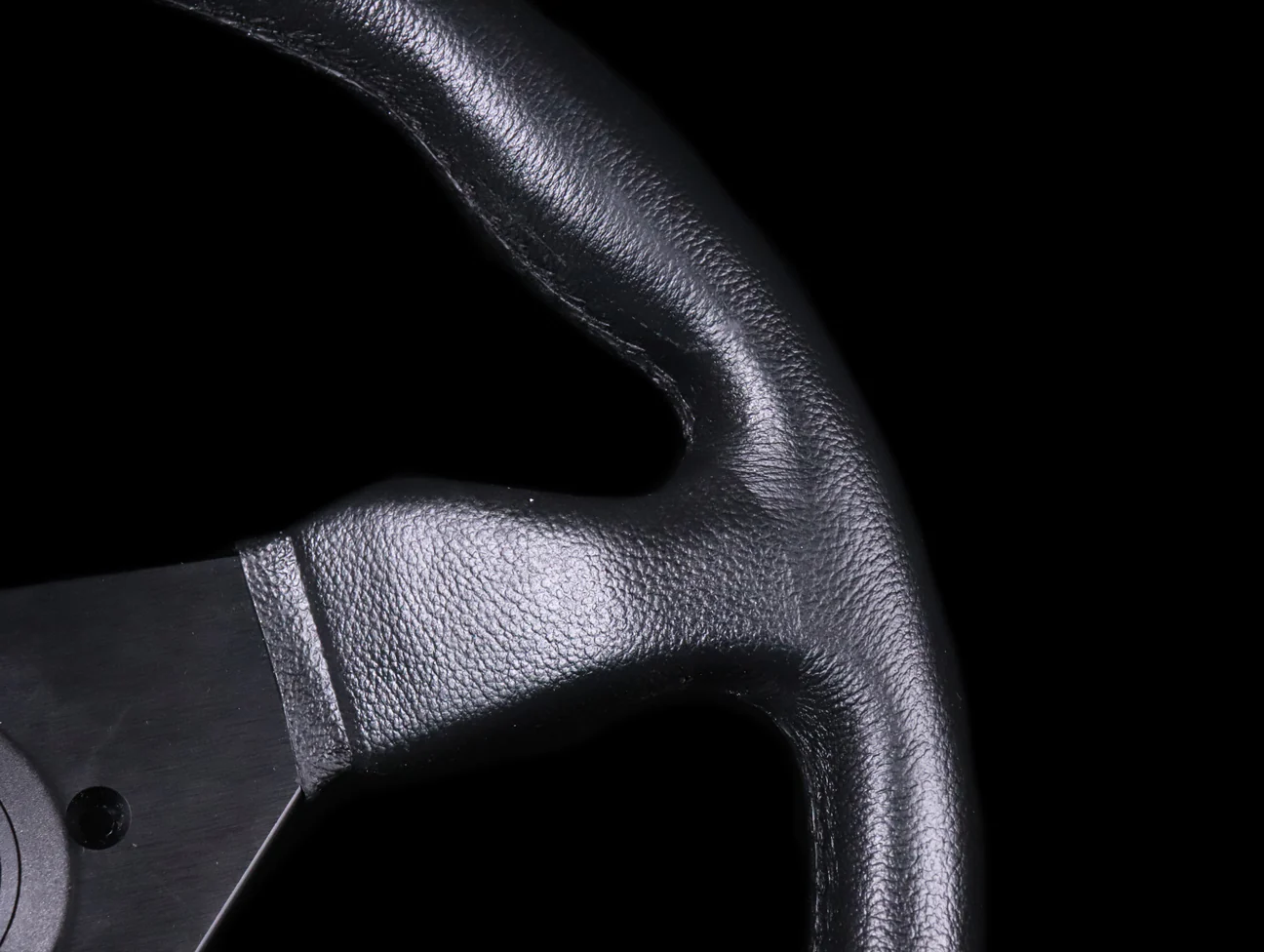 Personal Grinta 350mm Steering Wheel - Black Polyurethane / Blue Horn Button - Image 4