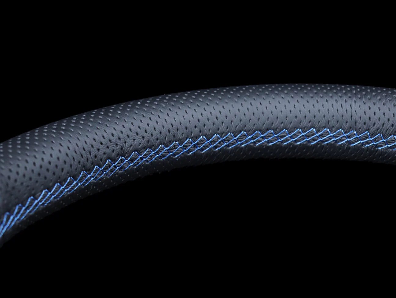 Personal Neo Grinta 350mm Steering Wheels - Perforated Leather / Blue Stitch - Image 5
