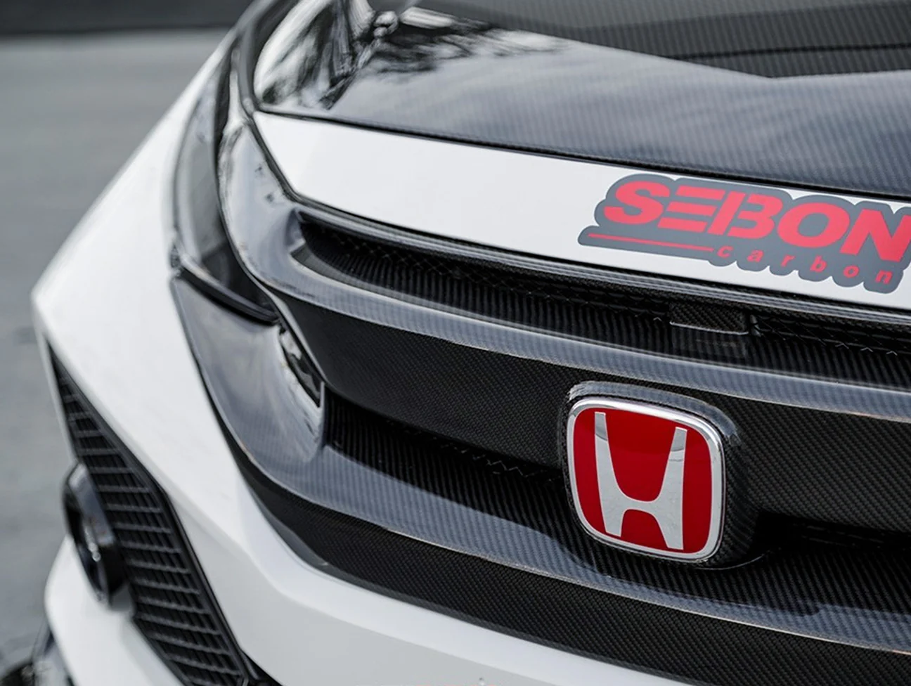 Seibon Carbon Fiber OEM Style Front Grill - 16-21 Civic / 17-21 Civic Type-R (FK8) - Image 5