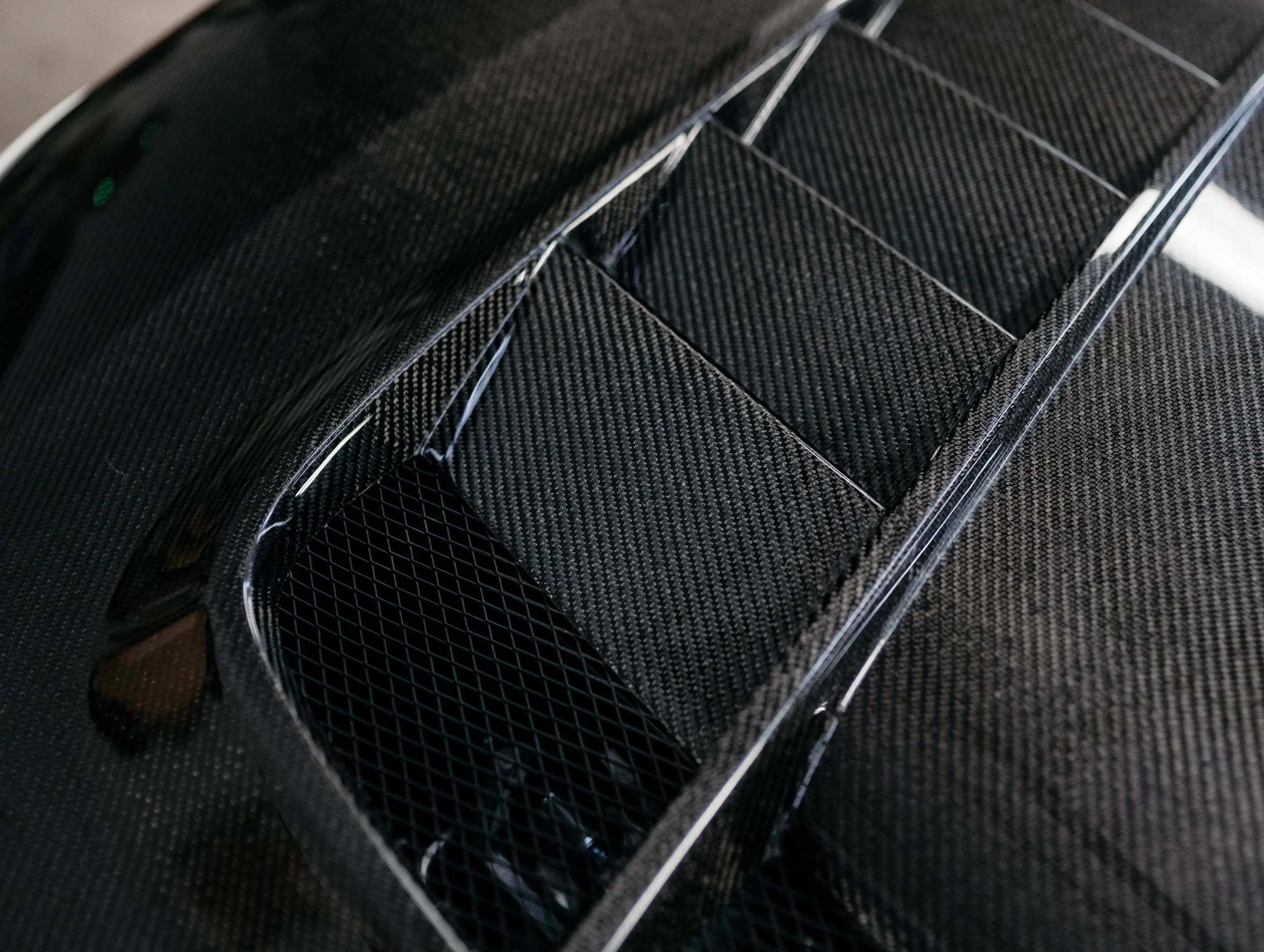Seibon TV Style Double Sided Carbon Fiber Hood - 23-24 Civic Type-R (FL5) - Image 11