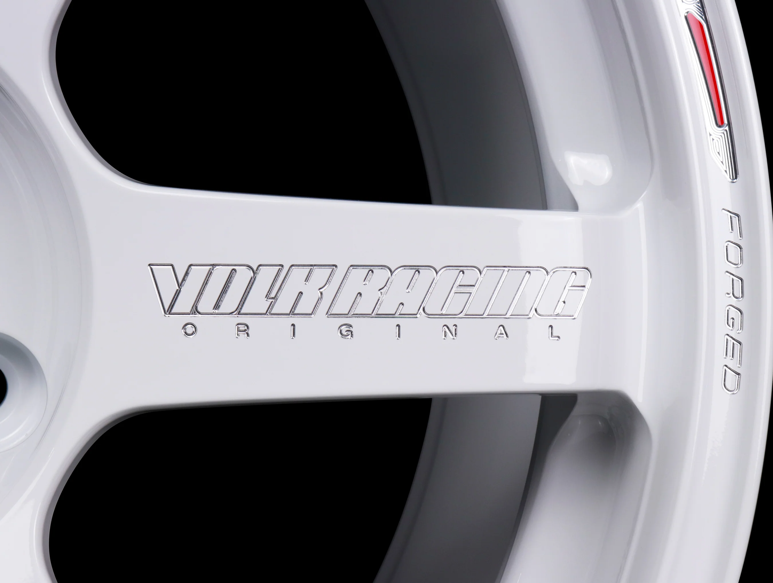 Volk Racing TE37 Saga S-Plus Time Attack Wheels - White/Redot / 18x9.5 / 5x120 / +38 - Image 5