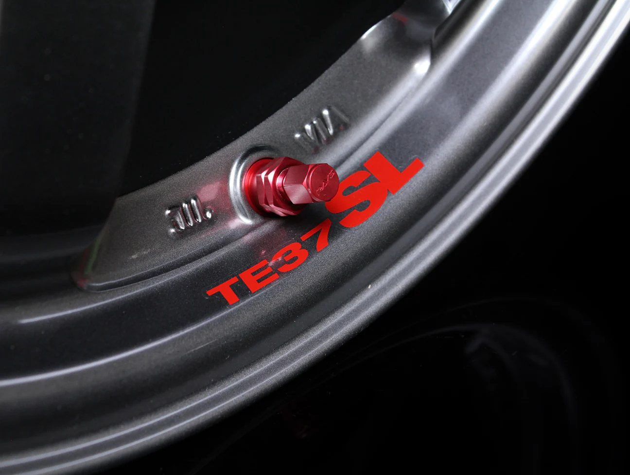 Volk Racing TE37SL Super Lap Edition - Formula Silver 15x8.0 / 5x114 /+32 - Image 5