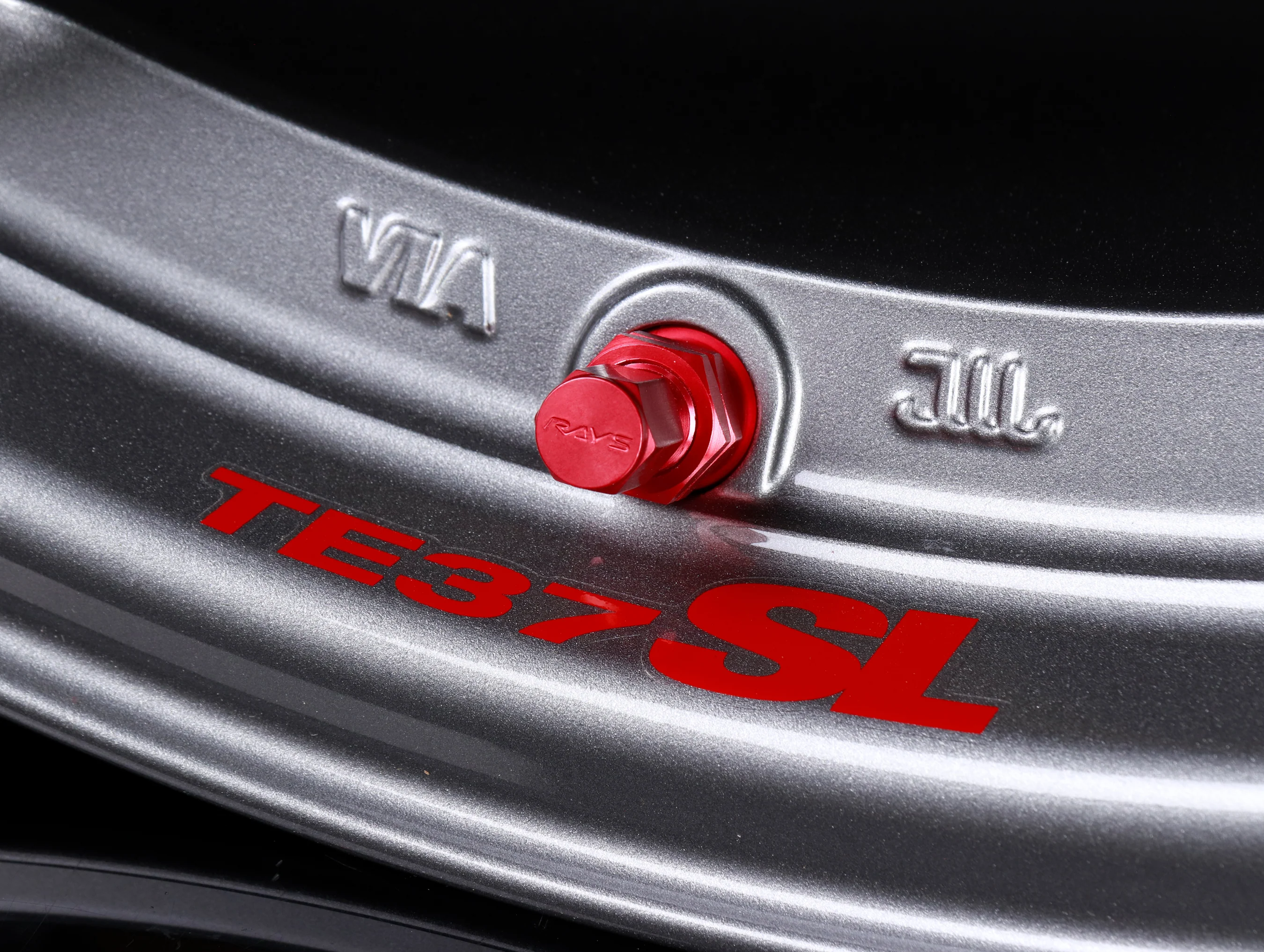 Volk Racing TE37SL Super Lap Edition - Gunmetal 18x9.5 / 5x120 - Image 9