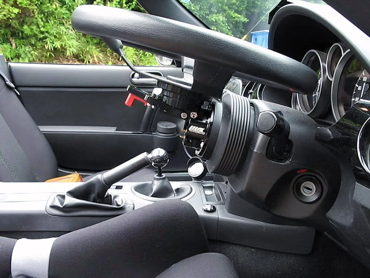 Works Bell Rapfix GTC Hybrid Black Pop-up Steering System - Image 8